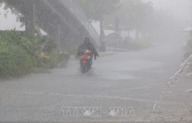 Khu vực Trung Bộ, Tây Nguyên và Nam Bộ có mưa rào và dông