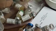 Vắc xin giả được tìm thấy ở nhà bà Sương.