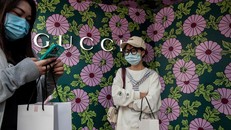 Người tiêu dùng Trung Quốc thận trọng khi giở ví