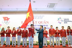 Bộ trưởng Nguyễn Ngọc Thiện trao nhiệm vụ cho trưởng đoàn Trần Đức Phấn và đoàn Thể thao Việt Nam tại ASIAD 2018.