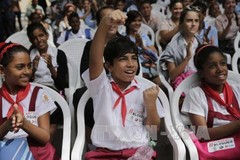 Học sinh tại một trường phổ thông ở thủ đô La Habana. Ảnh tư liệu: AP/TTXVN