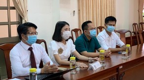 Thơ Nguyễn (thứ 2, từ trái qua) bị phạt 7,5 triệu đồng. Ảnh: Thanh Kiều/Zing