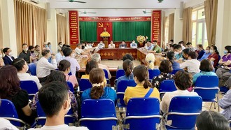 Quang cảnh buổi đối thoại của lãnh đạo TP Hạ Long với người dân phường Giếng Đáy. (Ảnh: UBND TP Hạ Long)