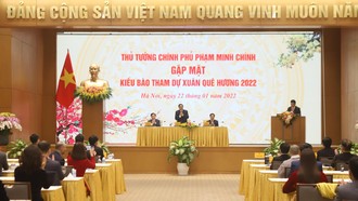 Cội nguồn Việt Nam luôn hiện hữu trong mỗi trái tim người Việt