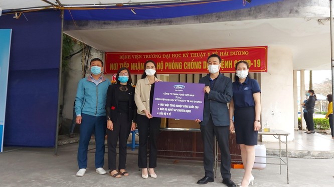 Ford Việt Nam hỗ trợ phương tiện, trang thiết bị y tế cùng tỉnh Hải Dương chống dịch
