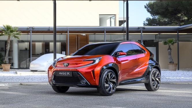 Toyota lộ diện mẫu Crossover cỡ nhỏ mới với thiết kế lạ mắt