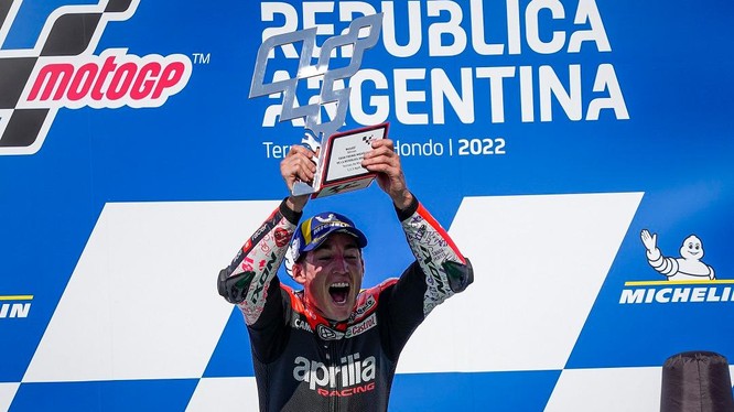 Aprilia chinh phục chặng đua ở Argentina, đánh dấu chiến thắng đầu tiên trong lịch sử MotoGP