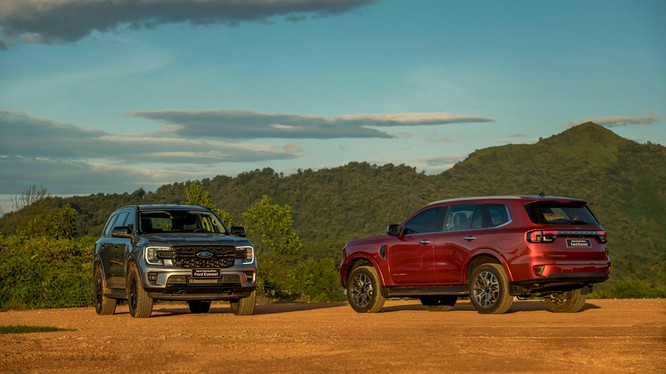 Ford Everest ra mắt thế hệ với mới 4 phiên bản, giá từ 1,1 tỷ 