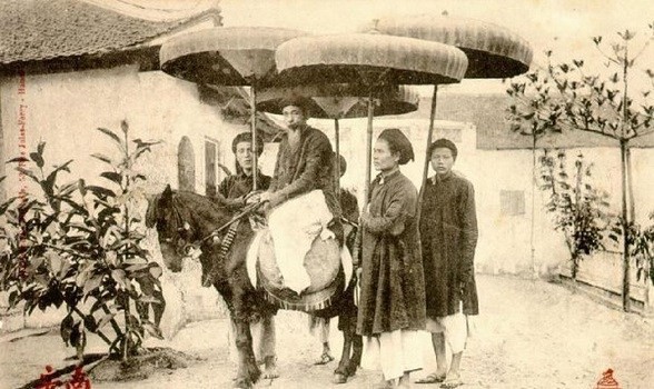 Vua Minh Mạng được truy tôn miếu hiệu là ...?