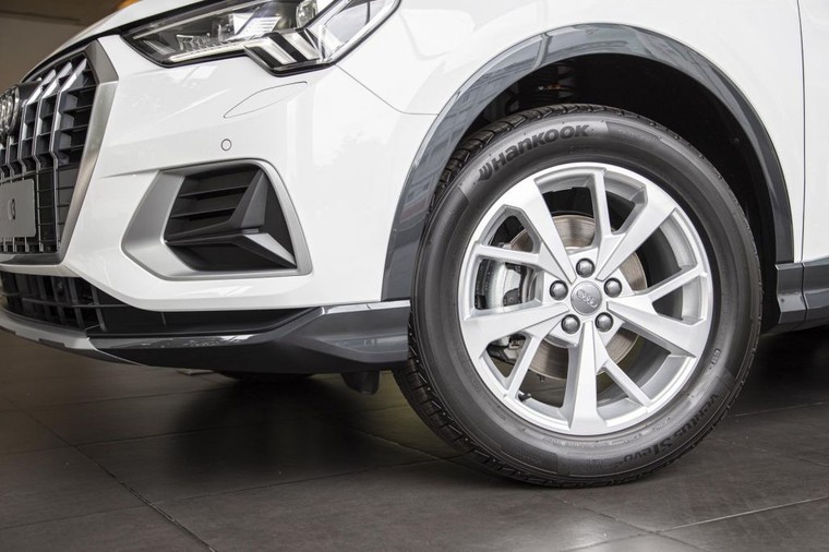 La zăng xe Audi Q3 mới La zăng xe Audi Q3 mới
