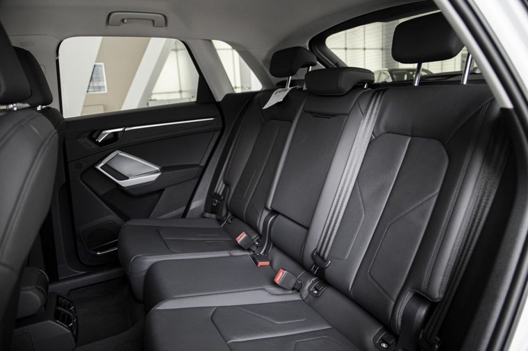 Hàng ghế sau của xe Audi Q3 Hàng ghế sau của xe Audi Q3