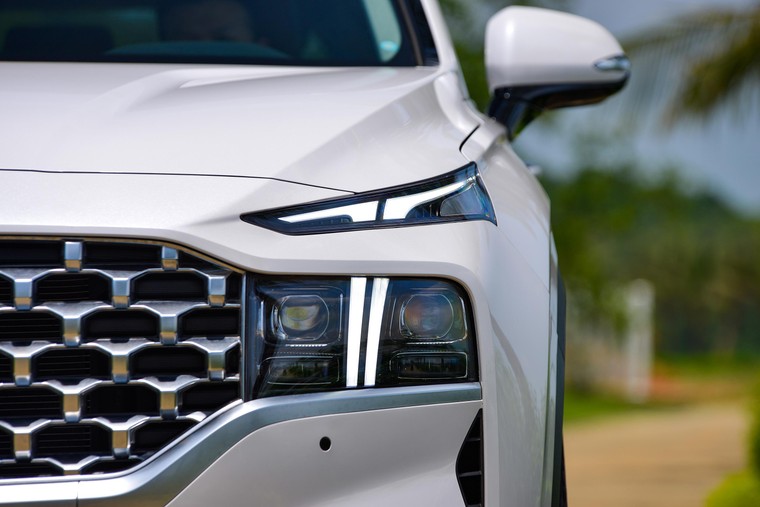 Hyundai Santa Fe 2021 chính thức ra mắt, 6 phiên bản, giá từ 1,03 tỷ ảnh 4