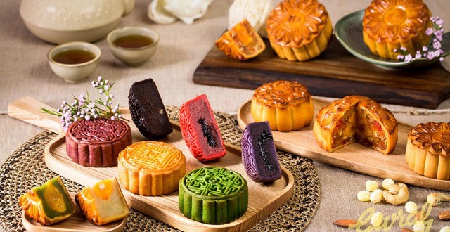 Lượng bột đường của một chiếc bánh dẻo hoặc một bánh nướng bằng mấy bát cơm?