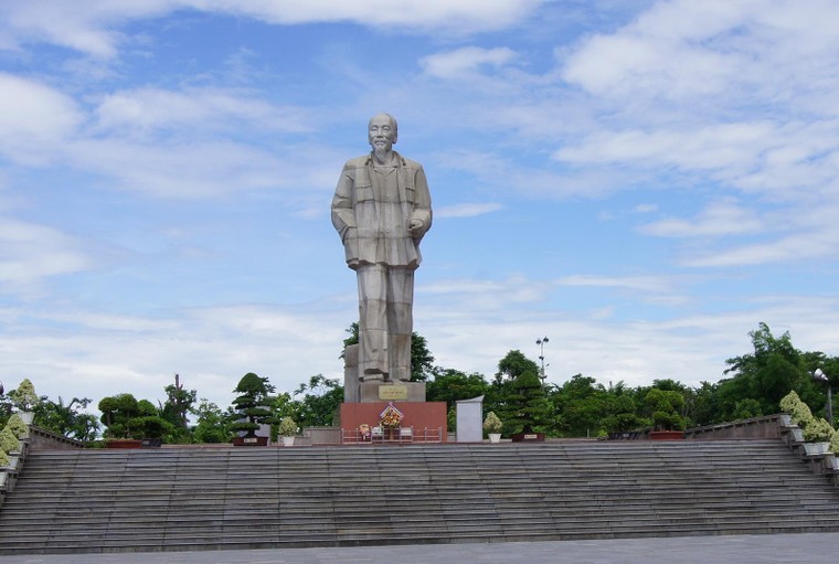 Tỉnh nào có đường biên giới giáp Lào dài nhất?