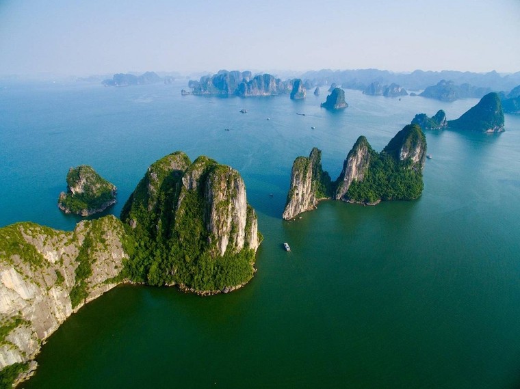 Các đảo ở vịnh Hạ Long có mấy dạng?