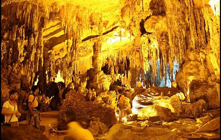 Danh thắng nào sau đây ở Bắc Kạn được mệnh danh là