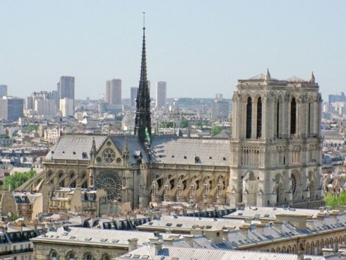 Nhà thờ Đức Bà Paris được xây dựng dưới thời vua nào?