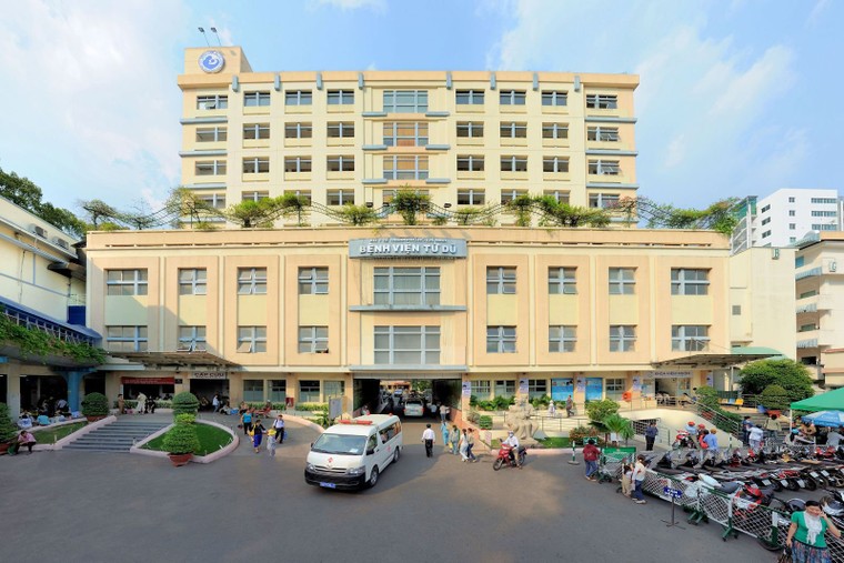 Tên của bà được đặt cho Bệnh viện Từ Dũ - bệnh viện phụ sản lớn nhất TPHCM vào năm nào?