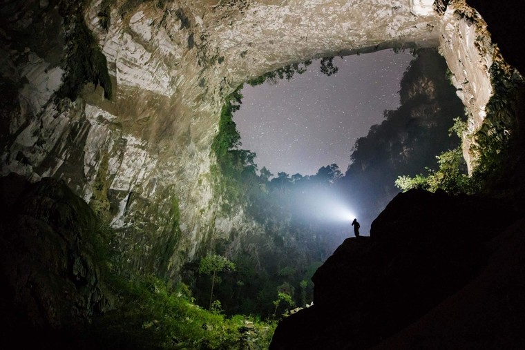 Hang động nào sau đây nằm trong vườn quốc gia Phong Nha - Kẻ Bàng?