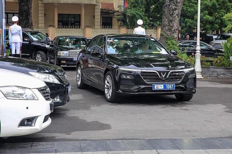 VinFast Lux A 2.0 đặc biệt phục vụ lãnh đạo cao cấp ASEAN - Hình 2 VinFast Lux A 2.0 dac biet phuc vu lanh dao cao cap ASEAN-Hinh-2