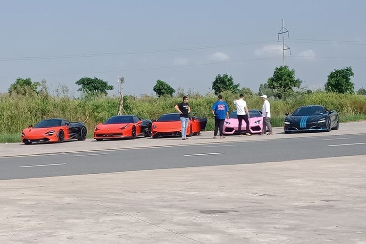 Dàn siêu xe chục tỷ của dân chơi Sài Gòn bị "tóm" tại An Giang - Hình 7 Dan sieu xe chuc ty cua dan choi Sai Gon bi