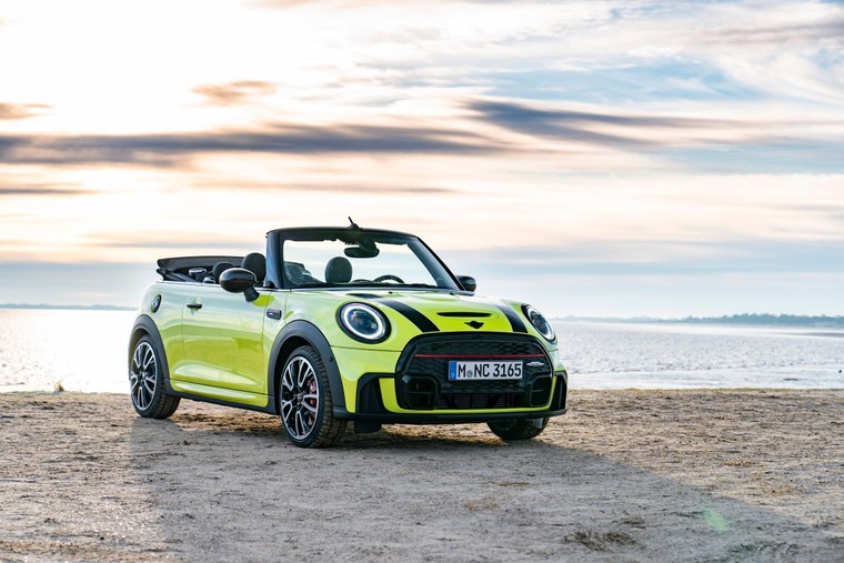 MINI John Cooper Works 3-Cửa và John Cooper Works Convertible mới chính thức ra mắt tại Việt Nam ảnh 4