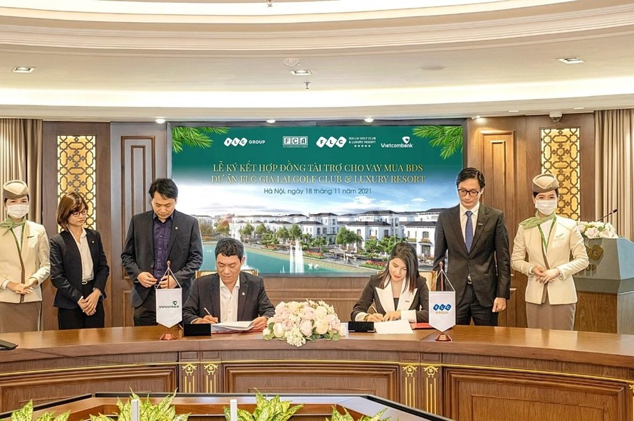 Lễ ký kết hợp đồng tài trợ cho vay mua bất động sản giữa FLC và Ngân hàng Vietcombank