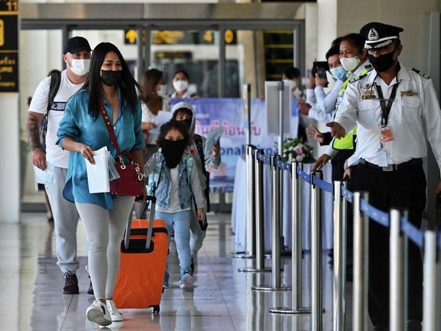 Thái Lan đã dỡ bỏ các yêu cầu xét nghiệm với những du khách đã tiêm vaccine phòng COVID-19 kể từ ngày 1/5 tới. (Ảnh minh hoạ)