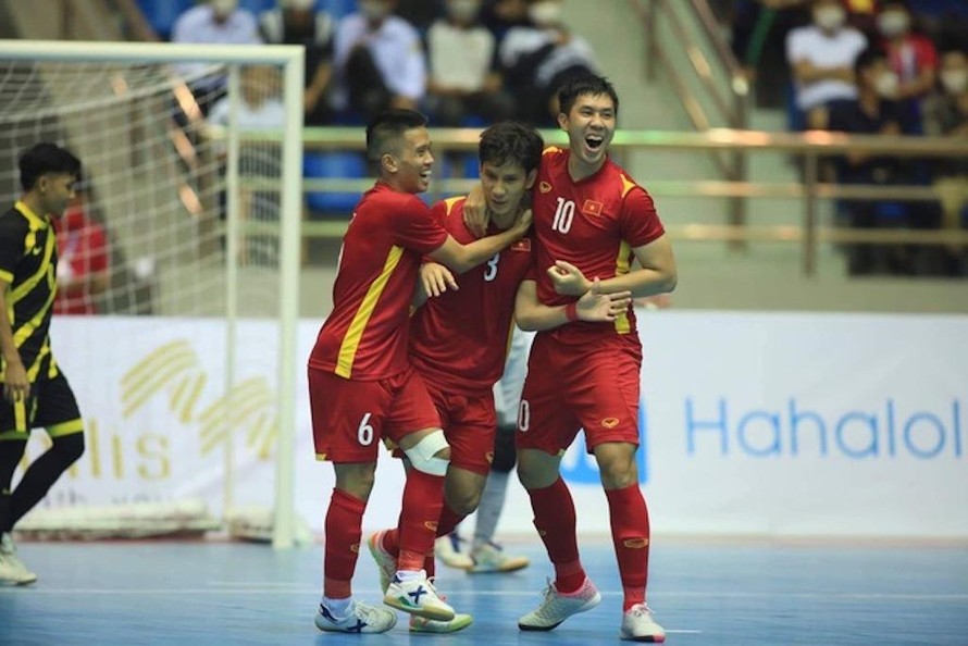 Thắng đậm Malaysia, Đội tuyển Futsal Việt Nam dẫn đầu cuộc đua giành HCV SEA Games 31.