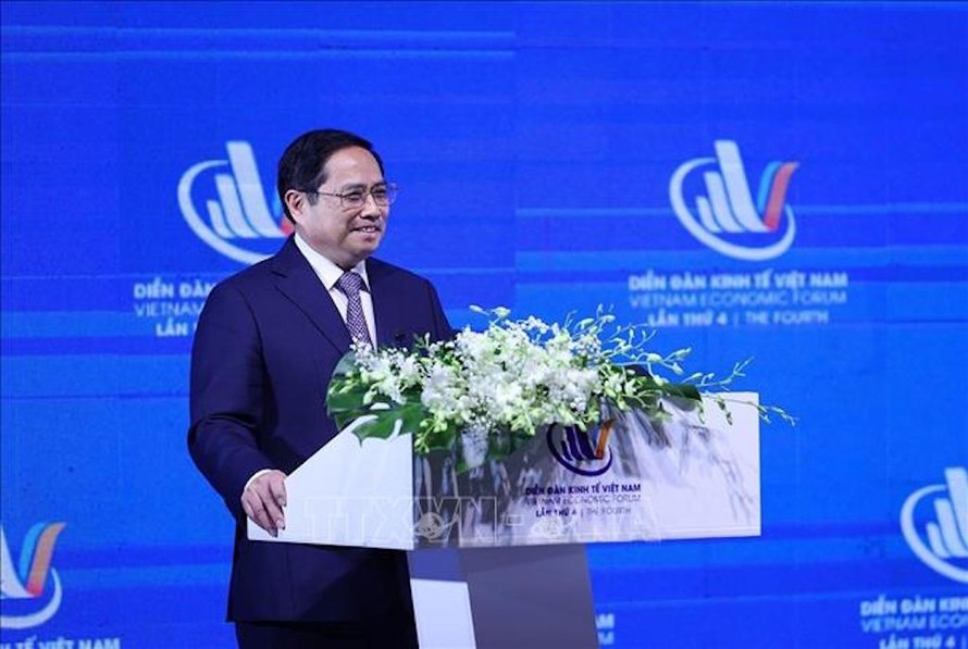 Thủ tướng Phạm Minh Chính phát biểu tại Diễn đàn Kinh tế Việt Nam lần thứ tư.