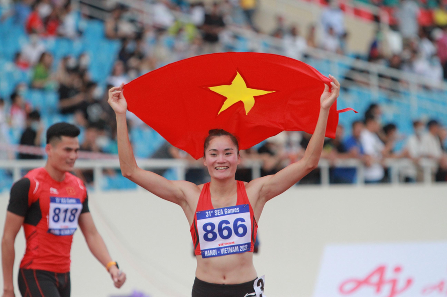 Nguyễn Thị Huyền mang vinh quang về cho Thể thao Việt Nam tại SEA Games 31.