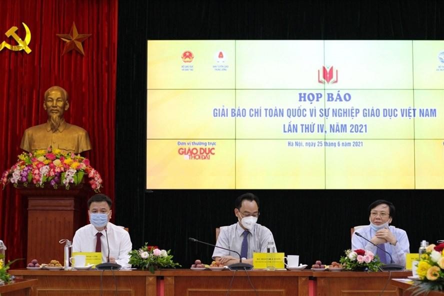 Họp báo giới thiệu Giải báo chí toàn quốc “Vì sự nghiệp giáo dục Việt Nam” năm 2021. (Ảnh: Lao Động)