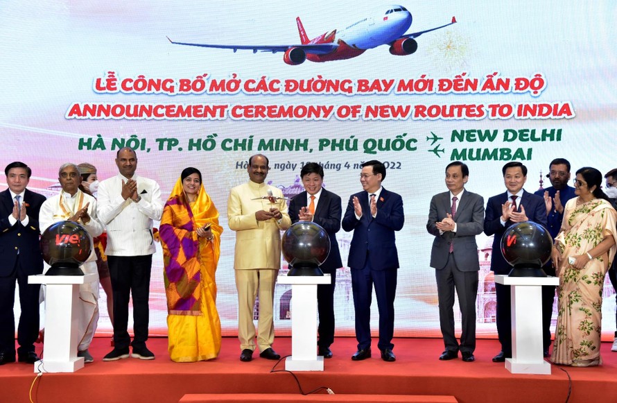 Lãnh đạo Việt Nam và Ấn Độ chứng kiến khai trương các đường bay thẳng giữa 2 nước