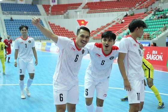 Niềm vui của các cầu thủ Indonesia sau trận thắng Malaysia. (Ảnh: Sài Gòn Giải phóng)