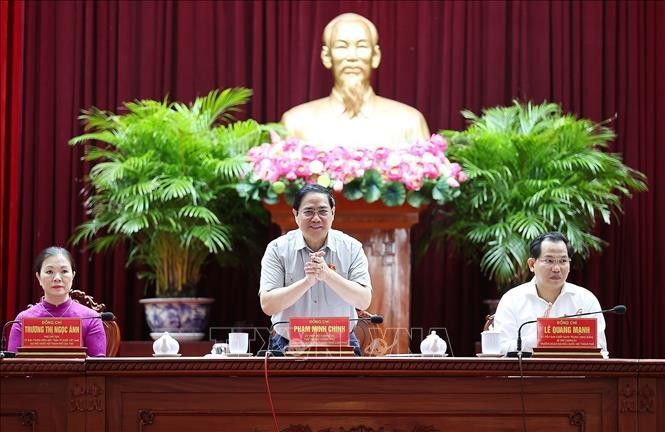 Thủ tướng Phạm Minh Chính tiếp xúc cử tri thành phố Cần Thơ. Ảnh: Dương Giang/TTXVN 