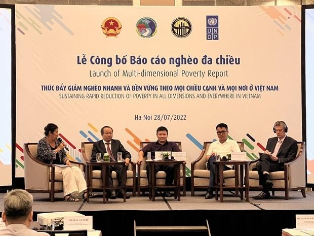 Các đại biểu chia sẻ kết quả của Báo cáo nghèo đa chiều. (Ảnh: PV/Vietnam+)
