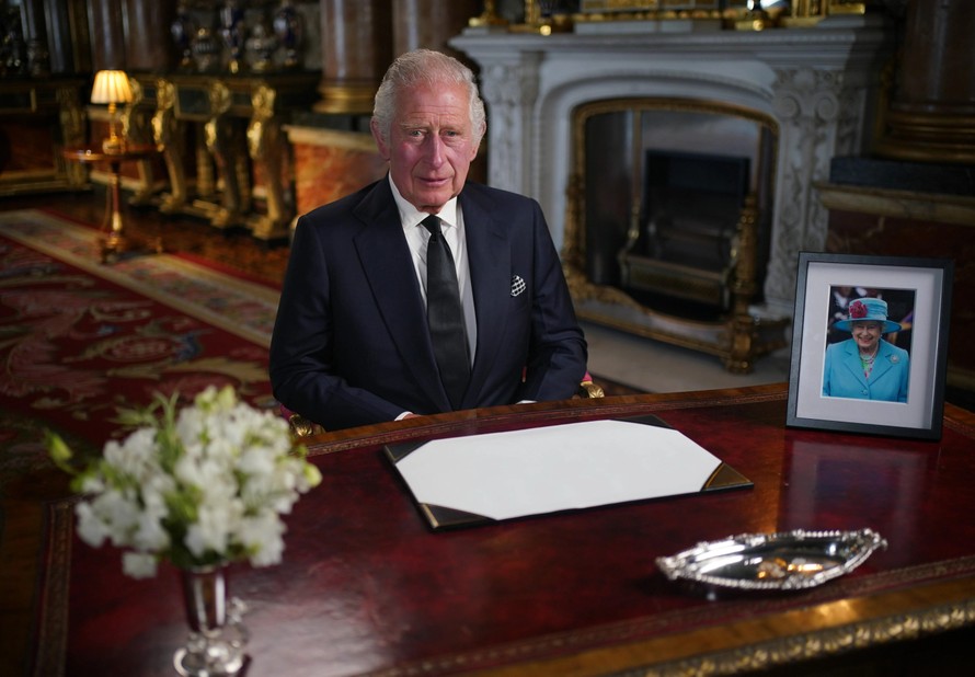 Nhà Vua Anh Charles III trong bài phát biểu đầu tiên được truyền hình trên cả nước và trong khối Thịnh Vượng chung, tại London, ngày 9/9/2022. 