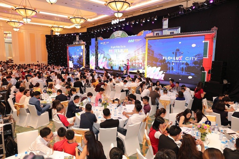 Sự kiện giới thiệu của dự án FLC Quảng Bình vẫn thu hút đông đảo khách hàng trong tháng ngâu
