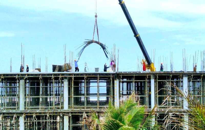 Trung tâm Hội nghị Quốc tế, khách sạn 5 sao và biệt thự nghỉ dưỡng FLC Quảng Bình cùng khu shophouse đang được chủ đầu tư đẩy nhanh tiến độ xây dựng. 