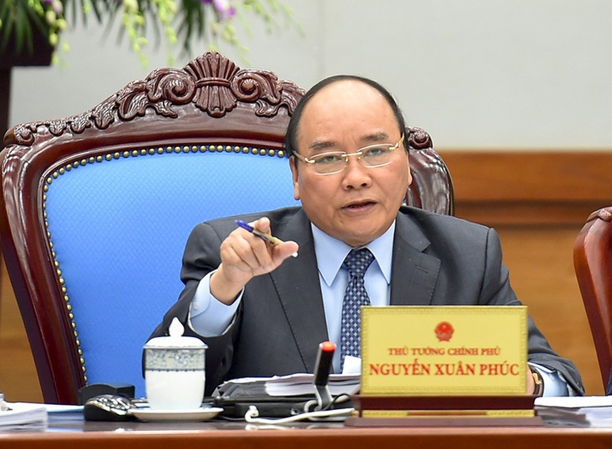 Thủ tướng Chính phủ Nguyễn Xuân Phúc: Các Bộ, ngành, địa phương không được chủ quan, không để dịch lây lan, phải coi việc phòng, chống dịch như “chống giặc”.