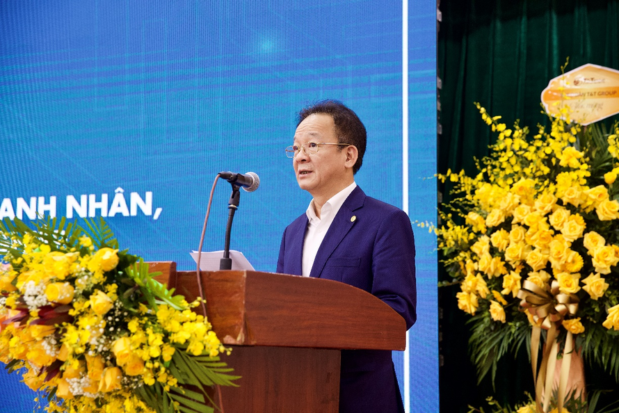 Doanh nhân Đỗ Quang Hiển, Chủ tịch Ban Điều hành CLB Cựu sinh viên Doanh nhân ĐHQGHN phát biểu tại sự kiện
