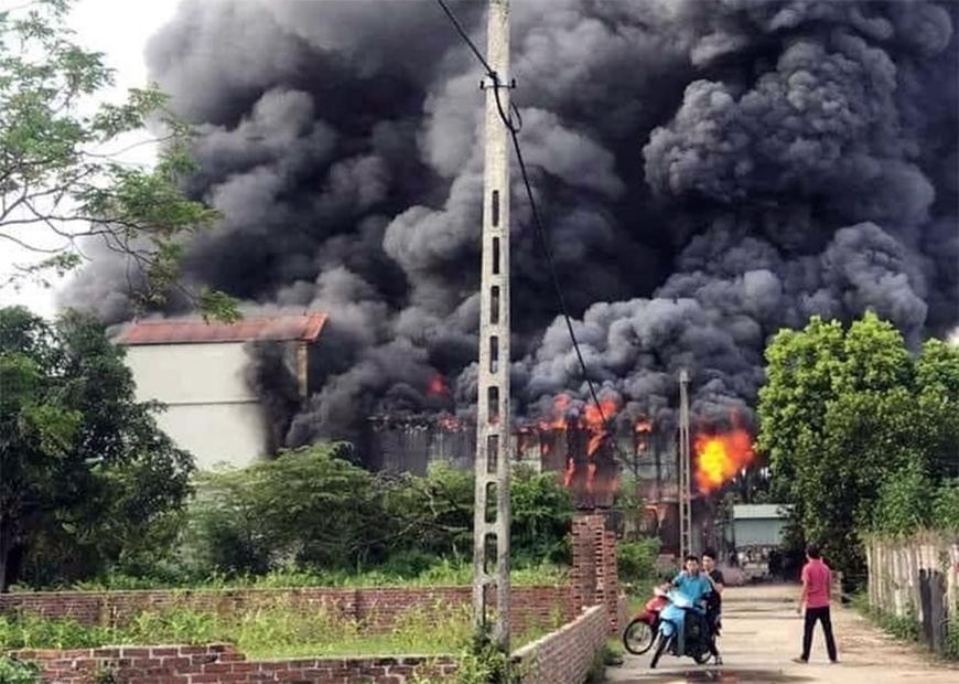 Vụ cháy cơ sở chăn ga gối đệm ở Thanh Oai thiệt hại khoảng 2,5 tỷ đồng