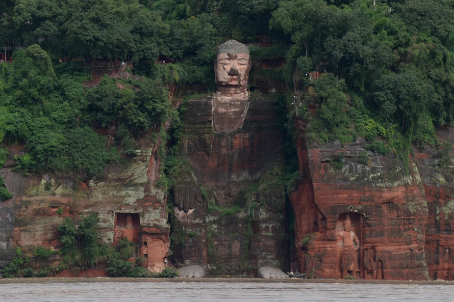 Lũ lụt đe dọa Di sản Tượng Phật Lạc Sơn