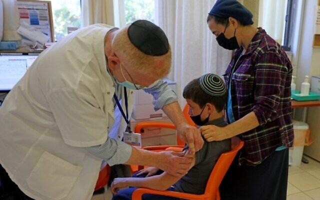 Israel cân nhắc tiêm vaccine cho trẻ từ 5-11 tuổi
