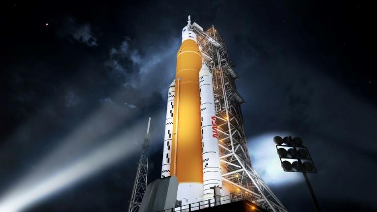 NASA lùi sứ mệnh đổ bộ lên Mặt trăng tới năm 2025