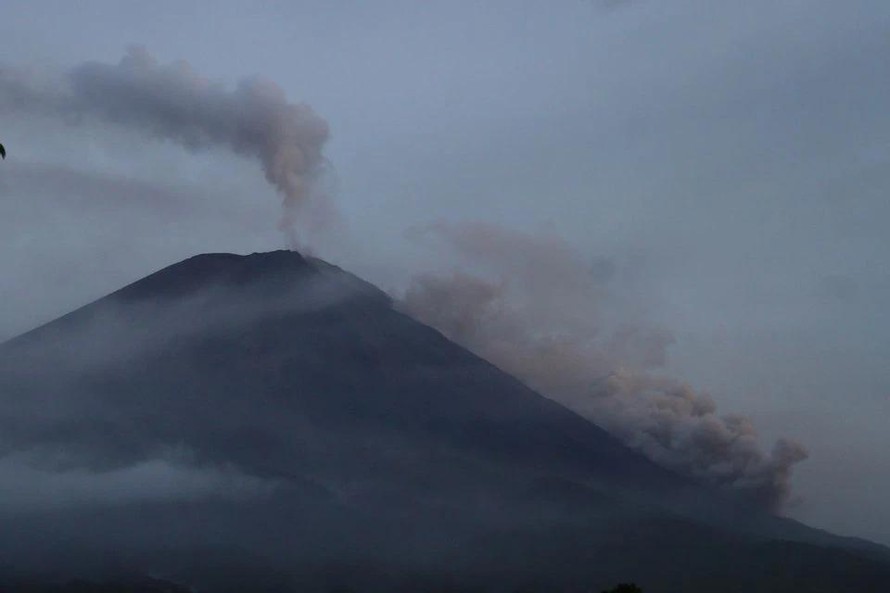 Núi lửa Semeru phun trào khiến 14 người thiệt mạng