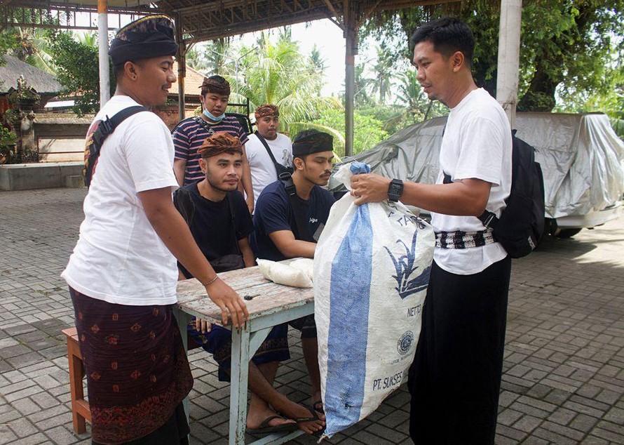 Sáng kiến đổi rác nhựa lấy gạo tại Bali