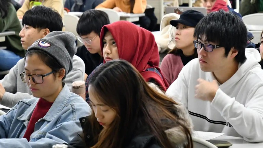 Nhật Bản xem xét mở cửa cho sinh viên nước ngoài