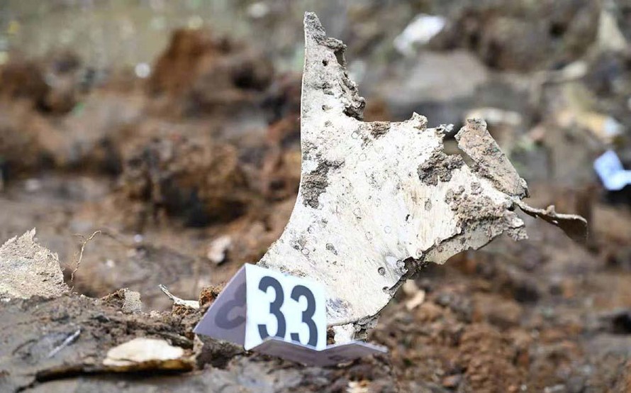 Một mảnh vỡ của chuyến bay MU5735 gặp nạn tại Quảng Tây. Ảnh: VCG