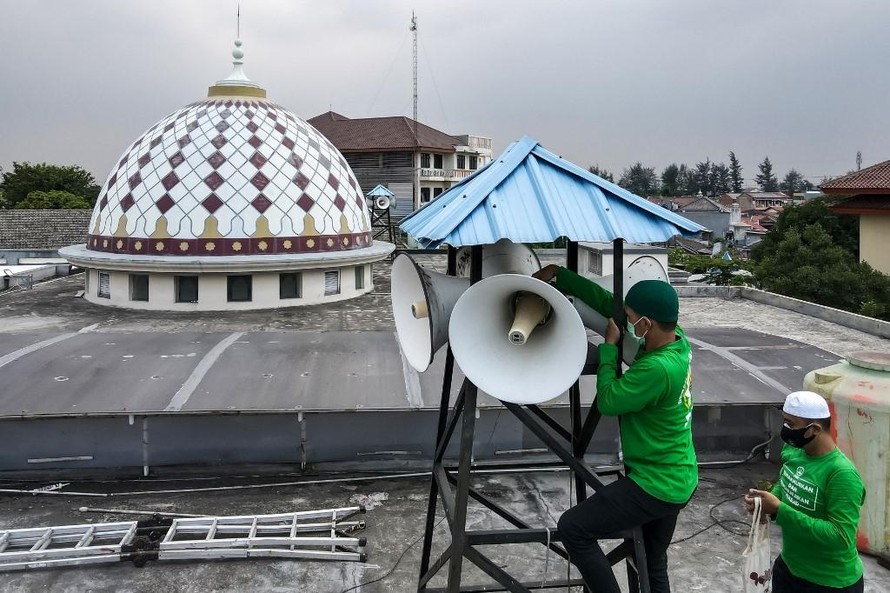 Loa phóng thanh của nhà thờ Hồi giáo Indonesia gây tranh cãi